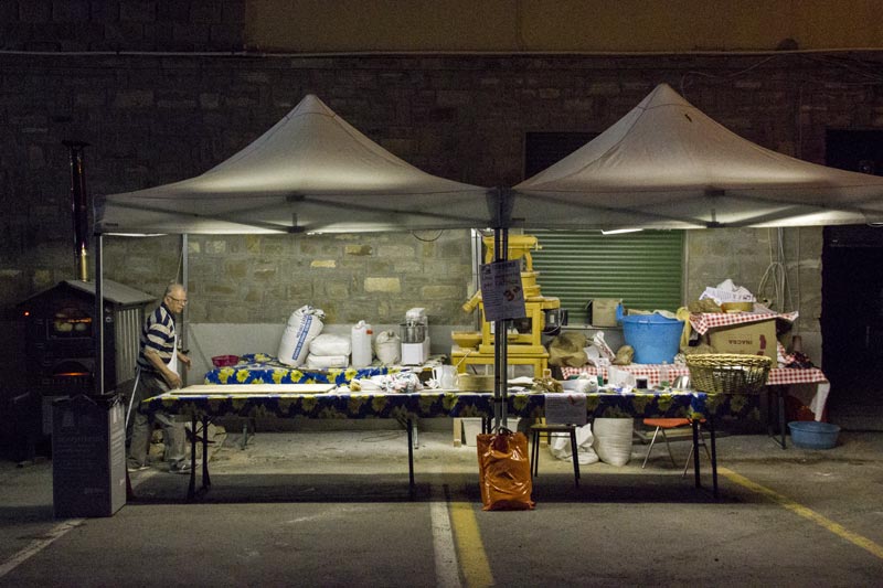 Sagra del Ciaccio pane cotto al momento